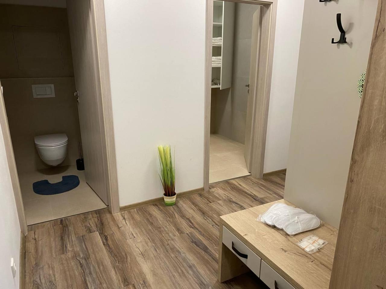 Ferienwohnung Perla Hradce Hradec Králové Exterior foto